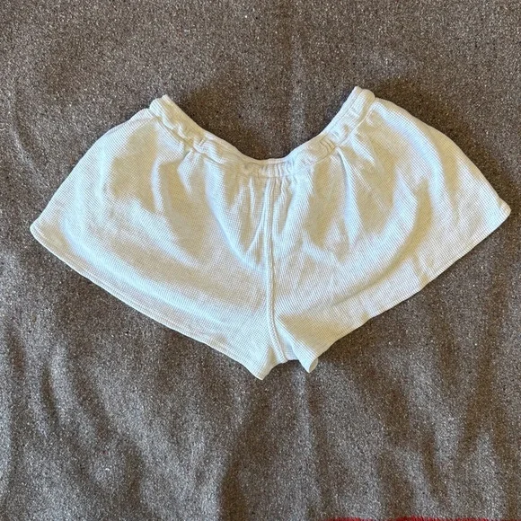 Brandy Melville Summer Thermal Shorts in Heather Gray Size (XS/S) - Picture 3 of 8
